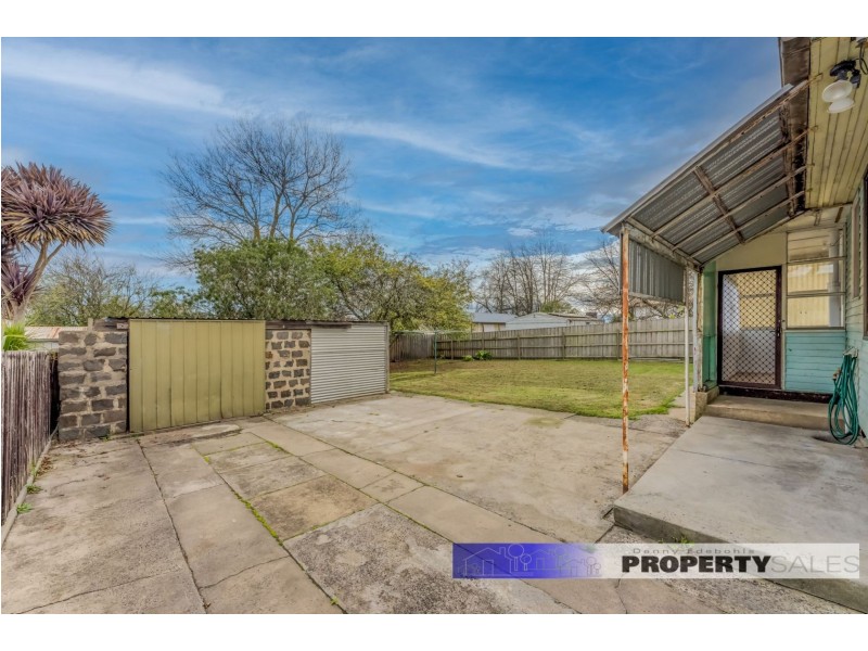 10 Boolarra Avenue, Newborough VIC 3825