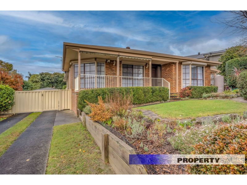 33 Scorpio Drive, Moe VIC 3825