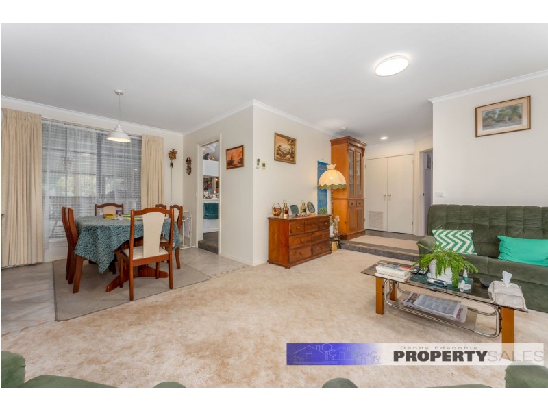 33 Scorpio Drive, Moe VIC 3825