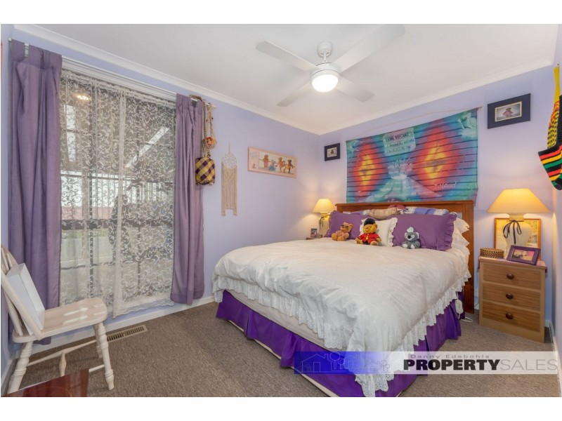 33 Scorpio Drive, Moe VIC 3825