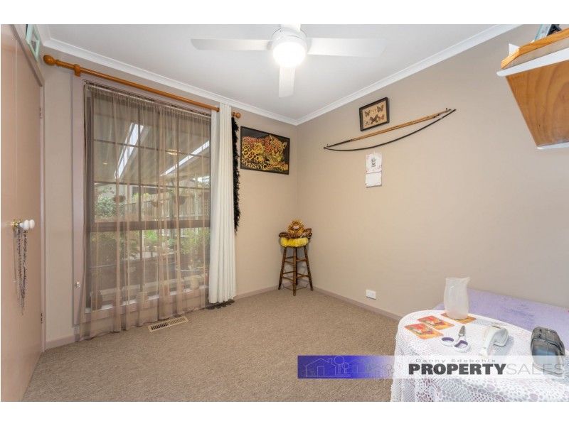 33 Scorpio Drive, Moe VIC 3825