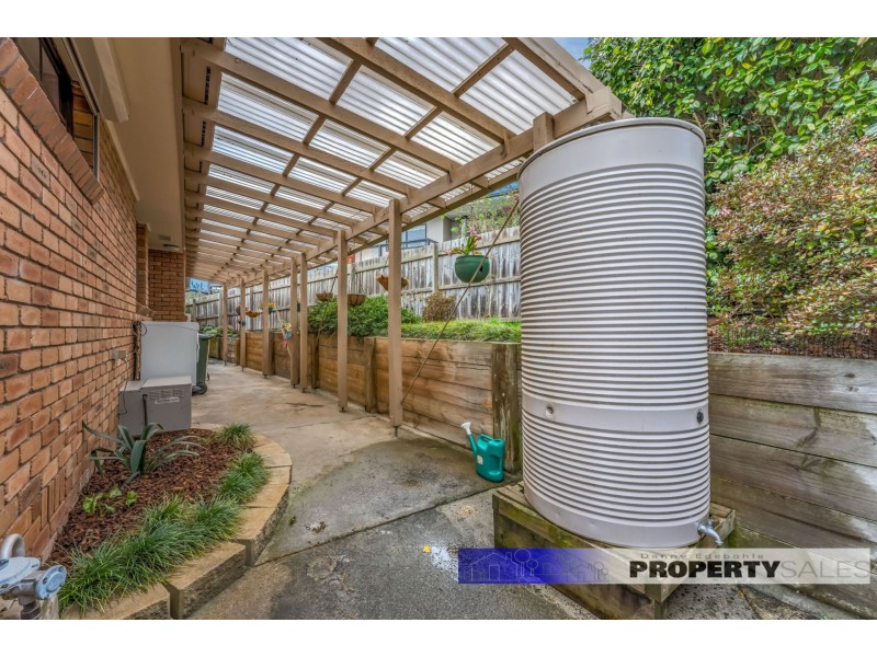 33 Scorpio Drive, Moe VIC 3825