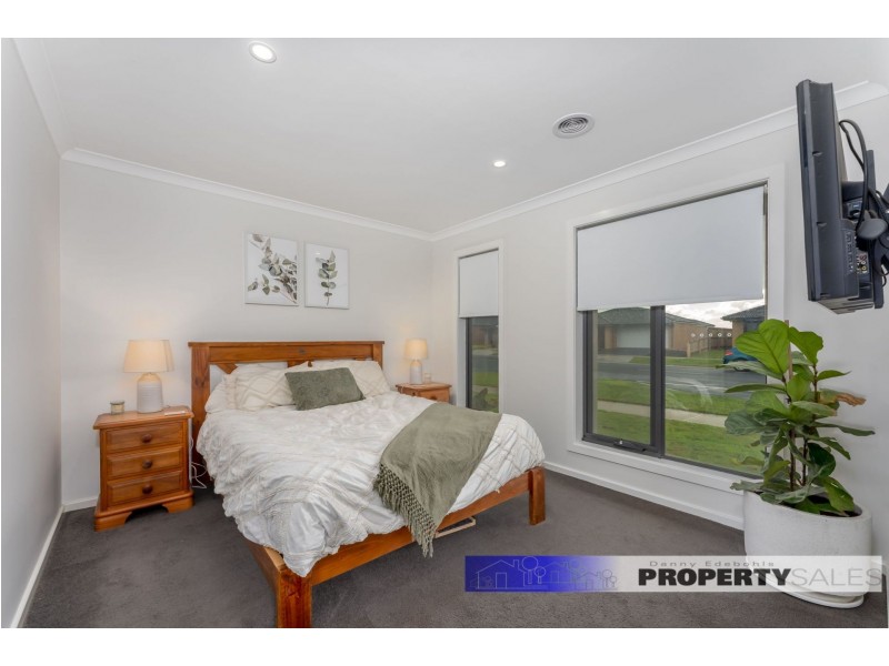 1 St Helena Way, Moe VIC 3825