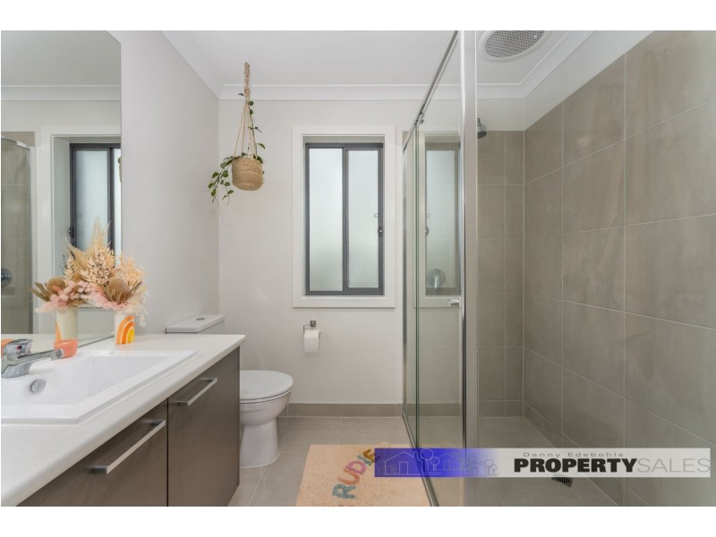 1 St Helena Way, Moe VIC 3825