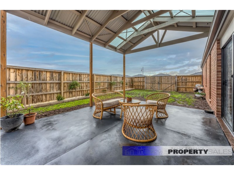 1 St Helena Way, Moe VIC 3825