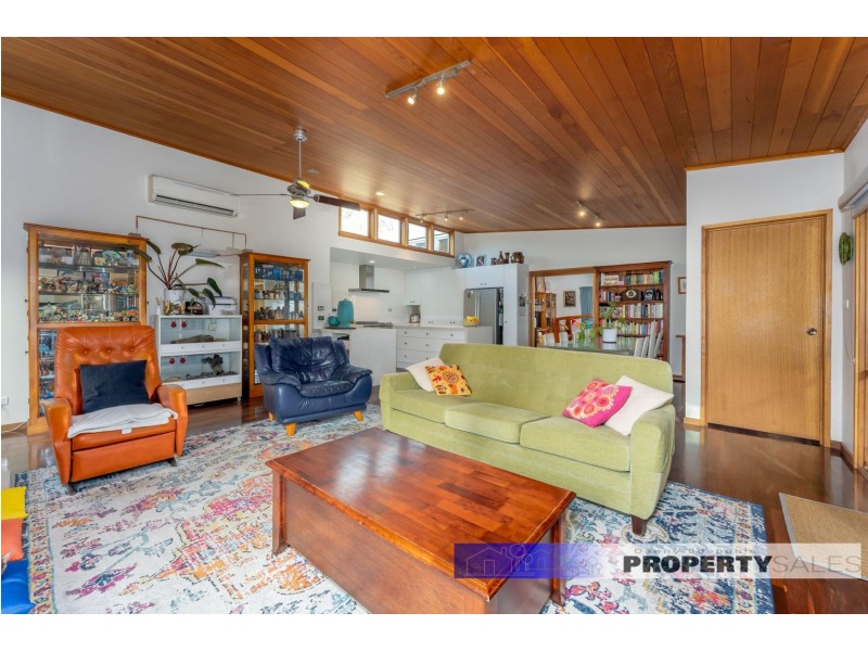 72 Shanahan Parade, Newborough VIC 3825