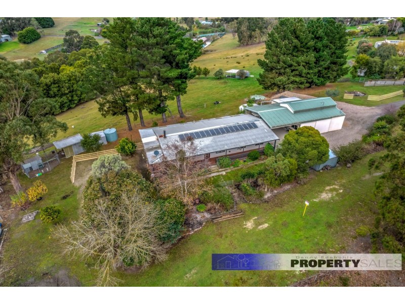 395 McDonalds Track, Hernes Oak VIC 3825