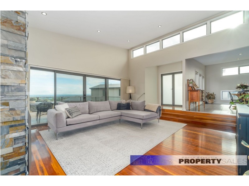 33 Comans Way, Moe VIC 3825