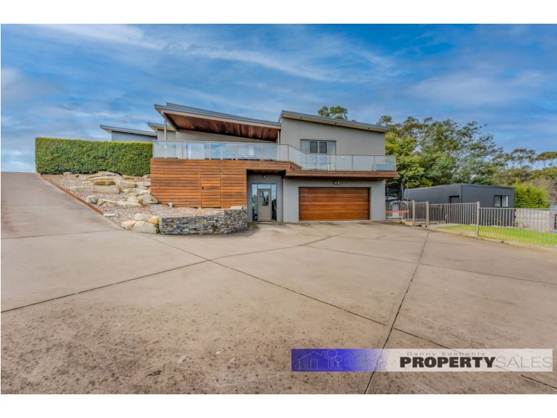 33 Comans Way, Moe VIC 3825