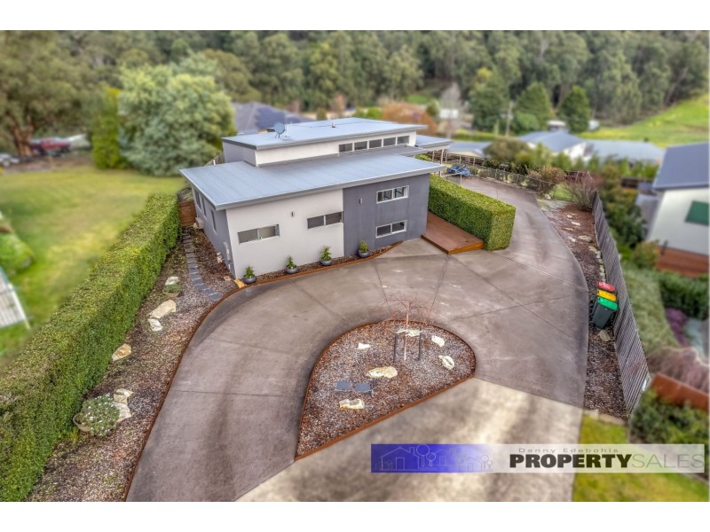 33 Comans Way, Moe VIC 3825