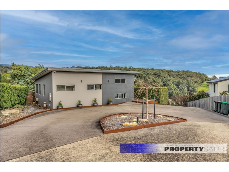 33 Comans Way, Moe VIC 3825