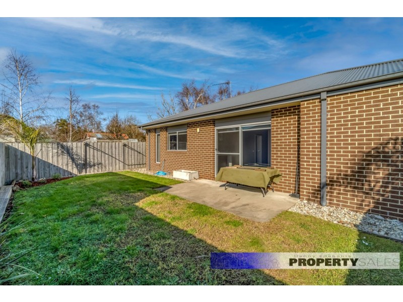 2/154 Narracan Drive, Newborough VIC 3825