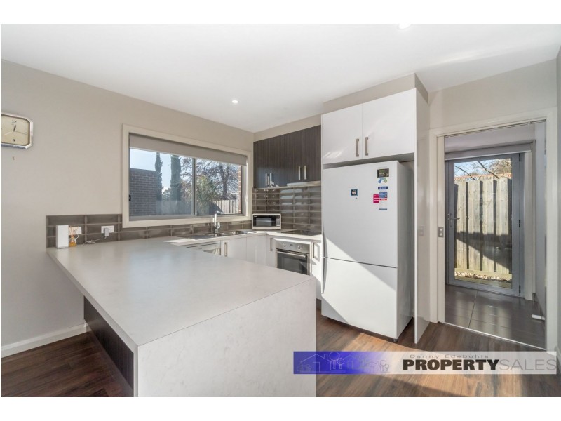 002/154 Narracan Drive, Newborough VIC 3825