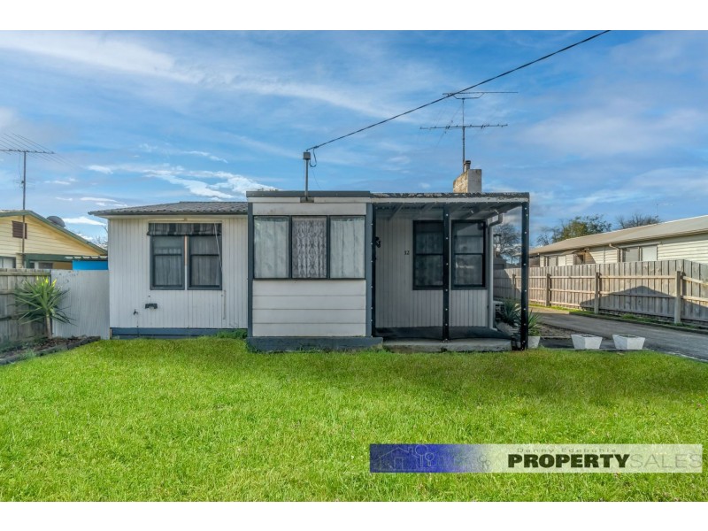 12 Hallston Street, Newborough VIC 3825