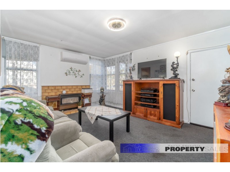 12 Hallston Street, Newborough VIC 3825