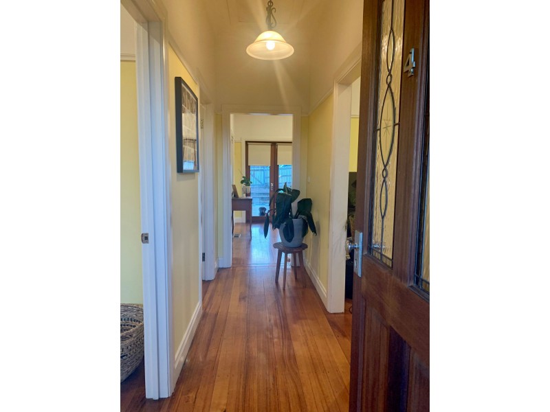 4 Railway Crescent, Moe VIC 3825