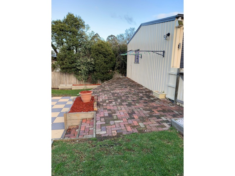 4 Railway Crescent, Moe VIC 3825