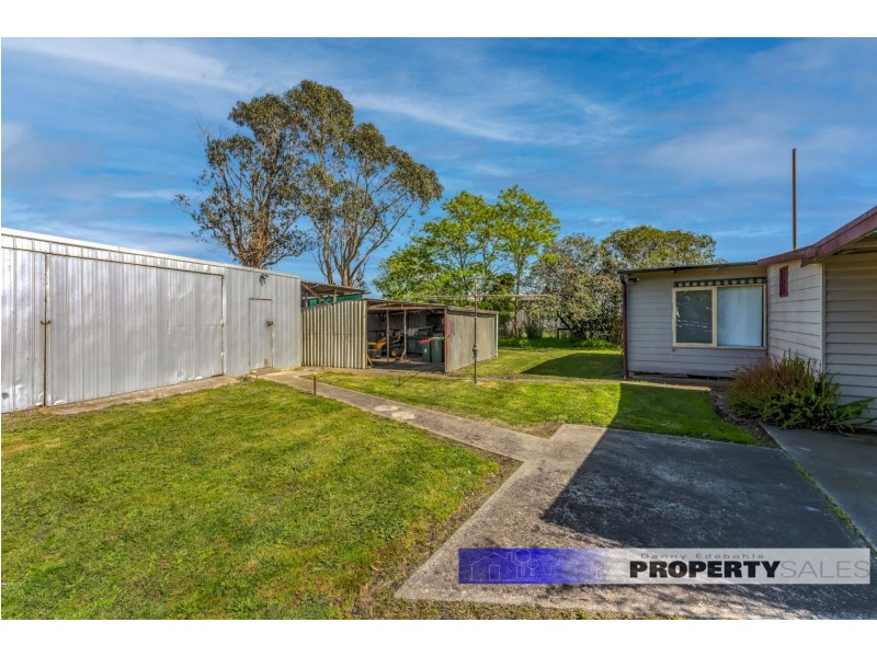 25 Thompsons Road, Newborough VIC 3825