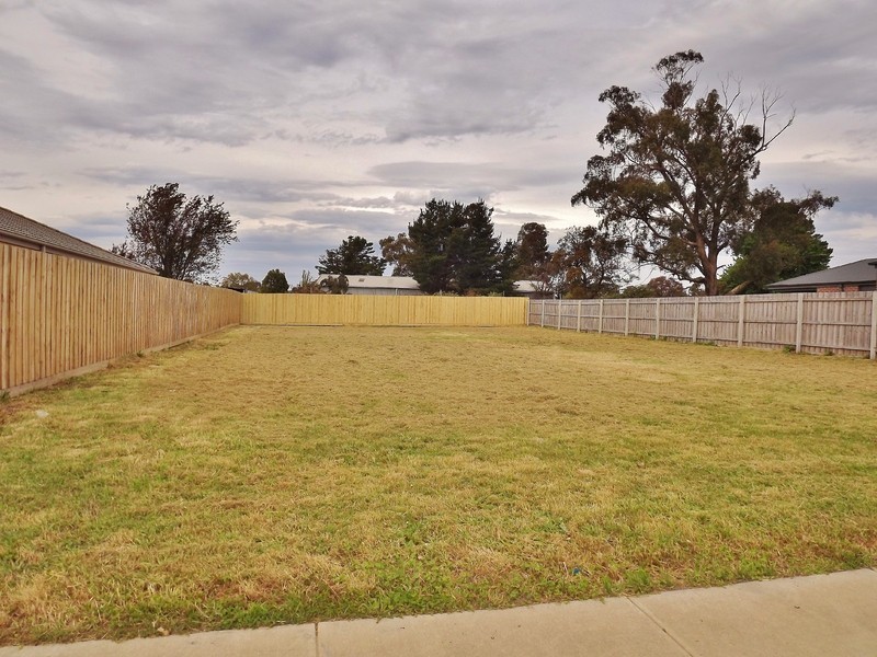 45 Sweetwater Place, Moe VIC 3825