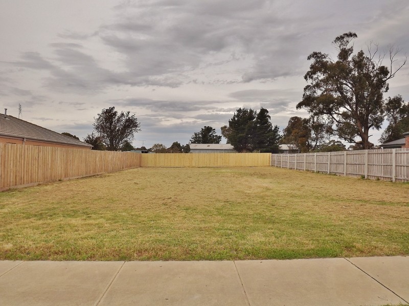 45 Sweetwater Place, Moe VIC 3825