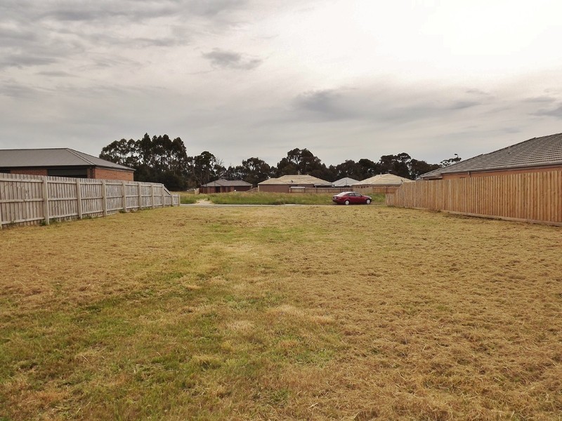 45 Sweetwater Place, Moe VIC 3825