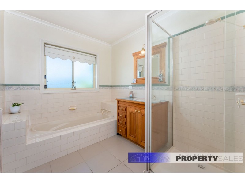 29 Comans Way, Moe VIC 3825