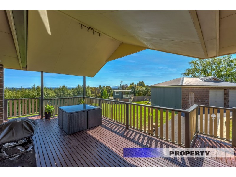 29 Comans Way, Moe VIC 3825