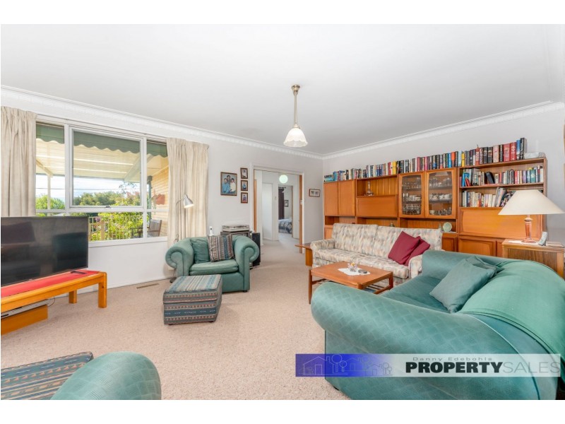 13 Paisley Street, Newborough VIC 3825