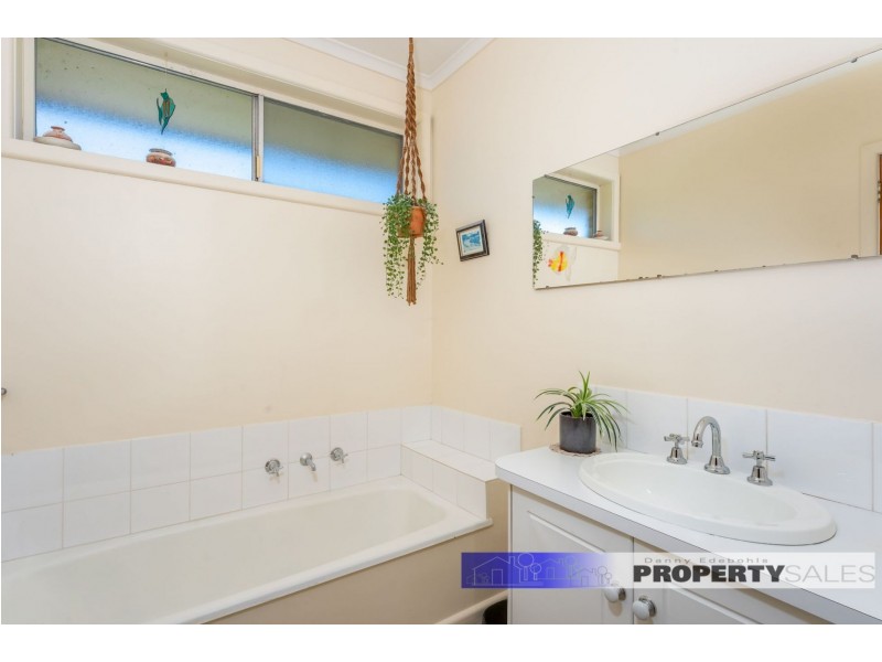 13 Paisley Street, Newborough VIC 3825