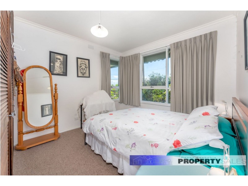 13 Paisley Street, Newborough VIC 3825