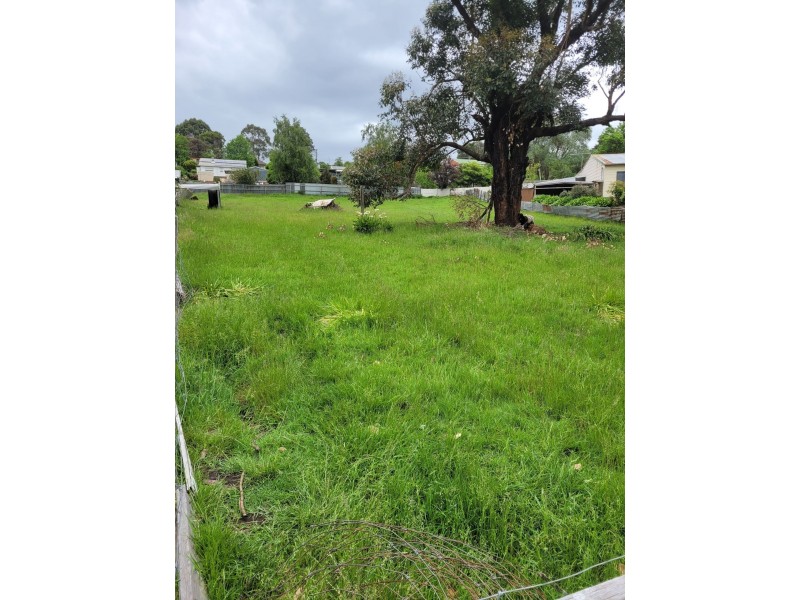 17 Roxburgh Road, Yallourn North VIC 3825