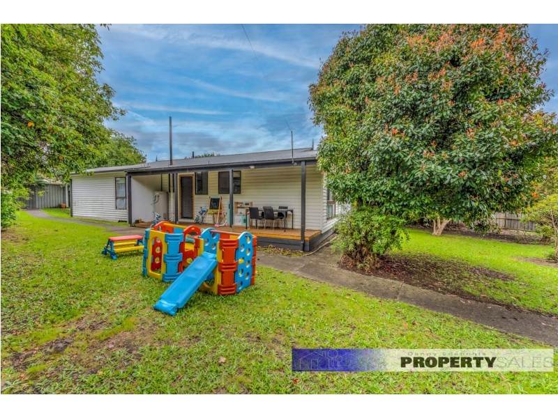 24 Eastern Avenue, Newborough VIC 3825