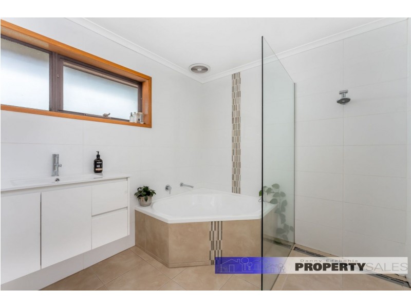 25 Cemetery Road, Moe VIC 3825