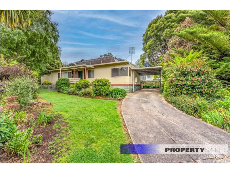 33 St Phillack Crescent, Rawson VIC 3825