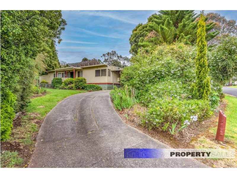 33 St Phillack Crescent, Rawson VIC 3825