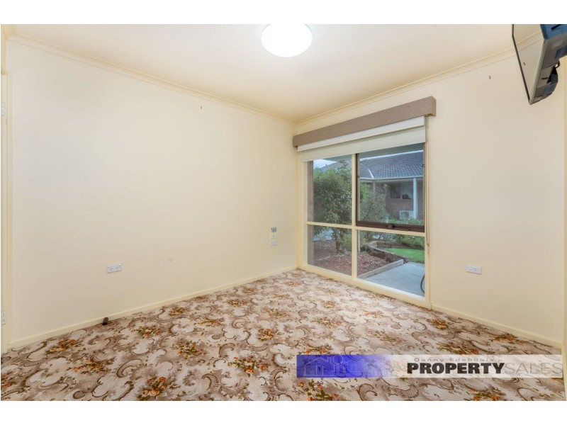 18/15 Burrage Court, Moe VIC 3825