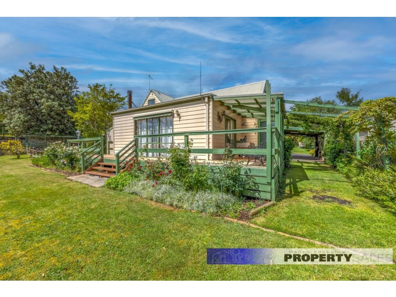 6 St Clair Ct, Rawson VIC 3825