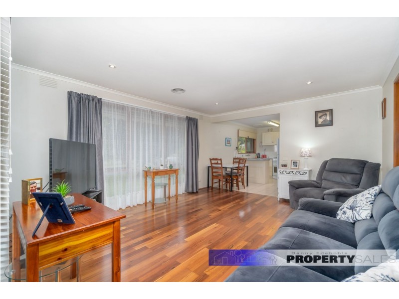 1/20 Ollerton Avenue, Newborough VIC 3825