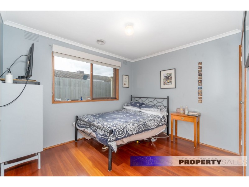 1/20 Ollerton Avenue, Newborough VIC 3825