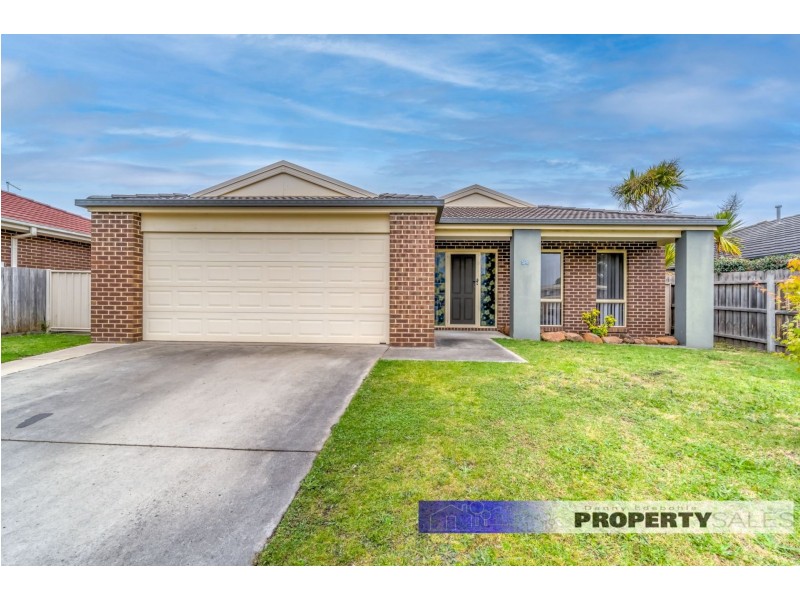 58 Dinwoodie Drive, Newborough VIC 3825