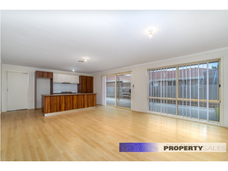 58 Dinwoodie Drive, Newborough VIC 3825