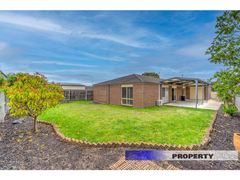 58 Dinwoodie Drive, Newborough VIC 3825