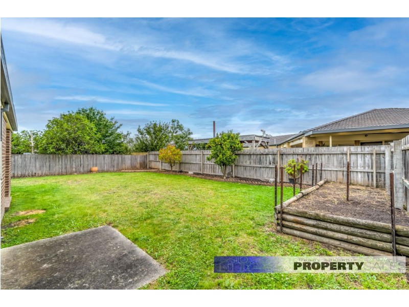 58 Dinwoodie Drive, Newborough VIC 3825