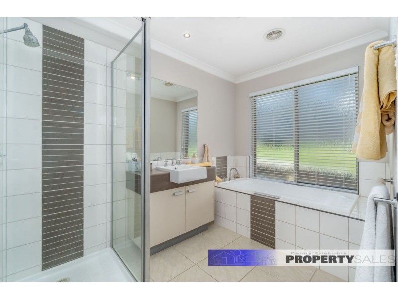 5 Sharnee Court, Moe VIC 3825