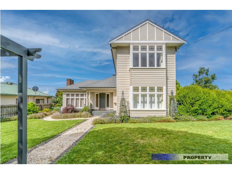 18 March Street, Newborough VIC 3825