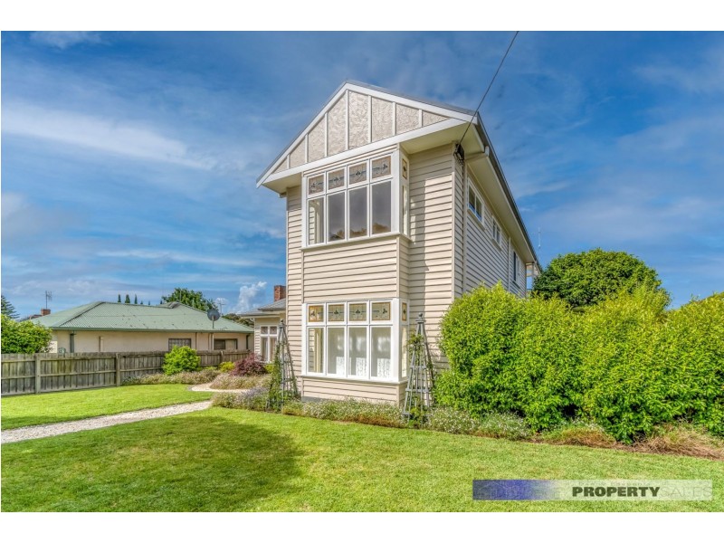 18 March Street, Newborough VIC 3825