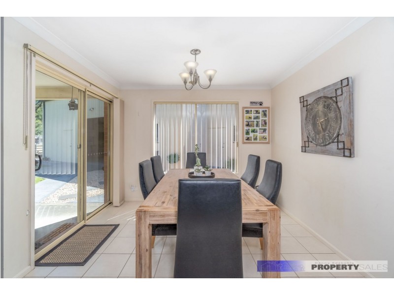 4 Crombe Court, Newborough VIC 3825