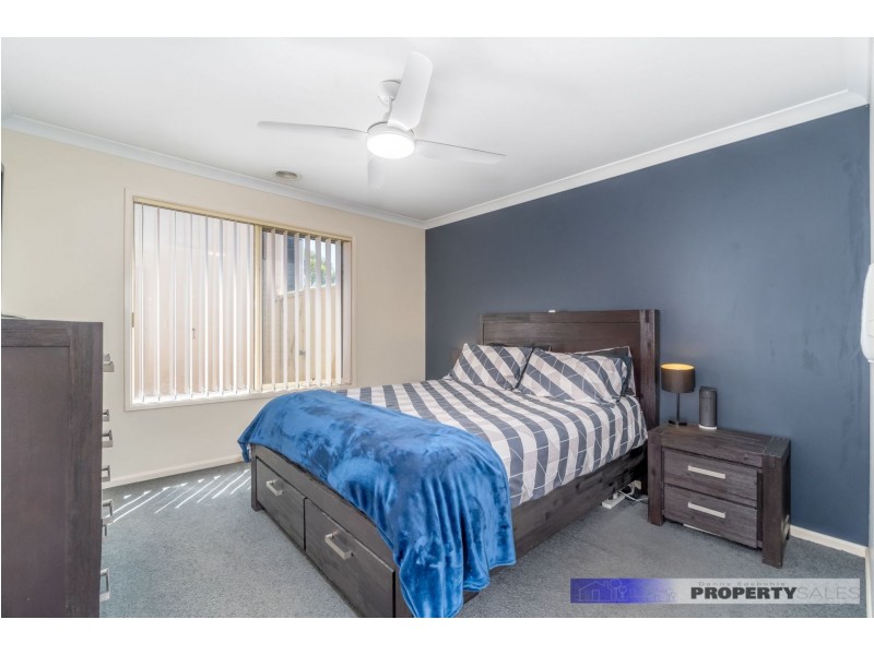 4 Crombe Court, Newborough VIC 3825