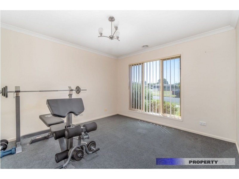 4 Crombe Court, Newborough VIC 3825