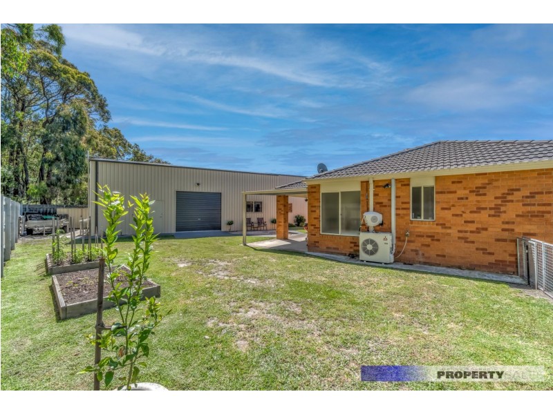 4 Crombe Court, Newborough VIC 3825